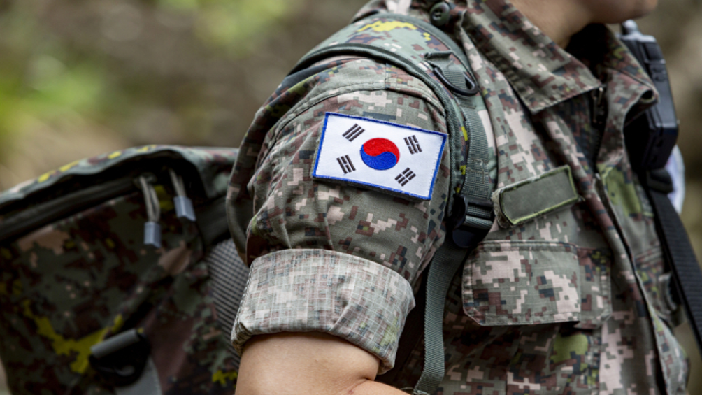 第1131期圖（圖片來源: Seoul Economic Daily, Septemper 1, 2026, https://en.sedaily.com/politics/2026/09/01/korea-lifts-junior-sergeant-pay-to-3-million-won-a-month。)
