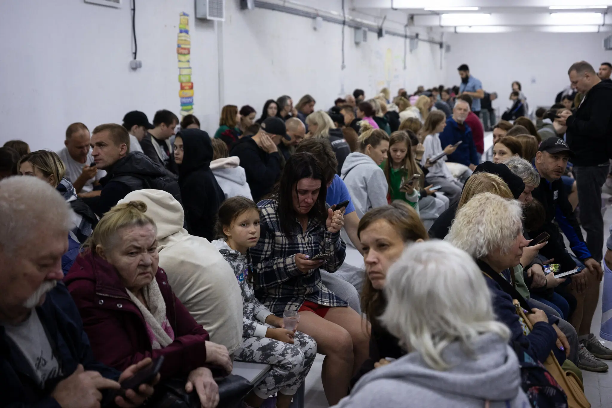 第827期圖(圖片來源:Russia Strikes Ukraine Government Building in Largest Drone Assault of War, The New York Times。 )