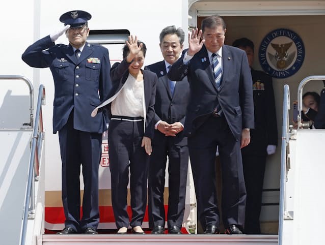 第744期圖-石破茂首相抵達越南訪問照(圖片來源:日本經濟新聞https://www.nikkei.com/article/DGXZQOUA239AH0T20C25A4000000/)